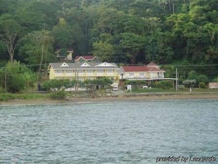 Speyside Inn Екстер'єр фото